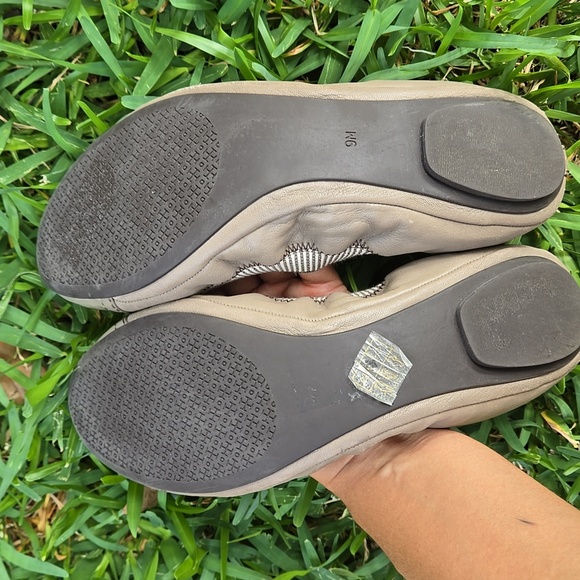 Tory Burch Tan Slip-On Flats Size 9M - Picture 6 of 8